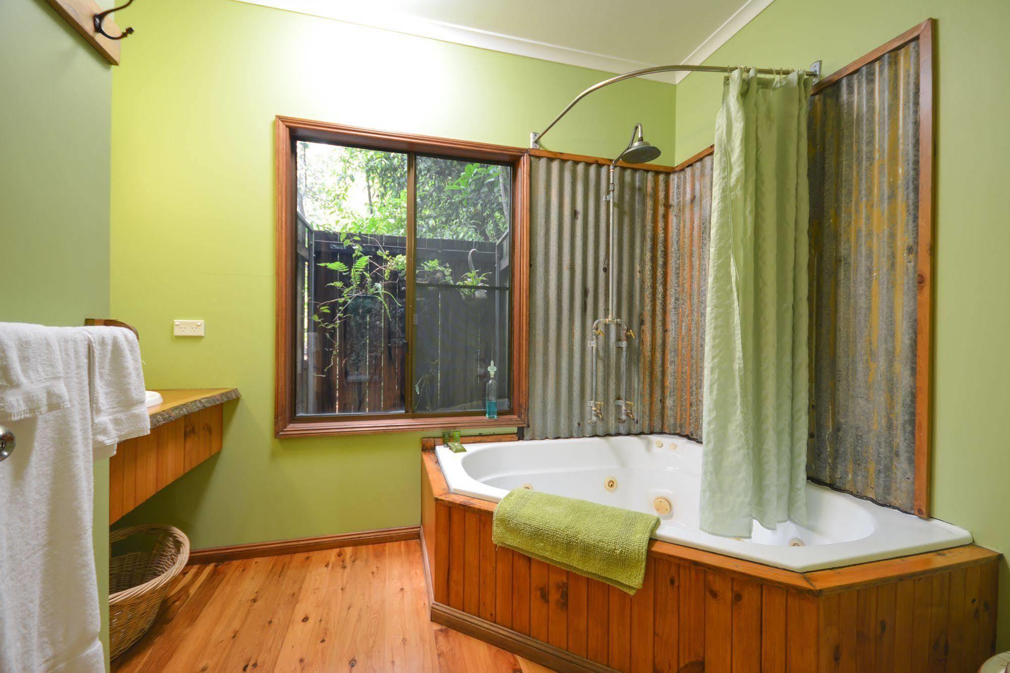 Crater Lakes Rainforest Cottages Yungaburra Bagian luar foto