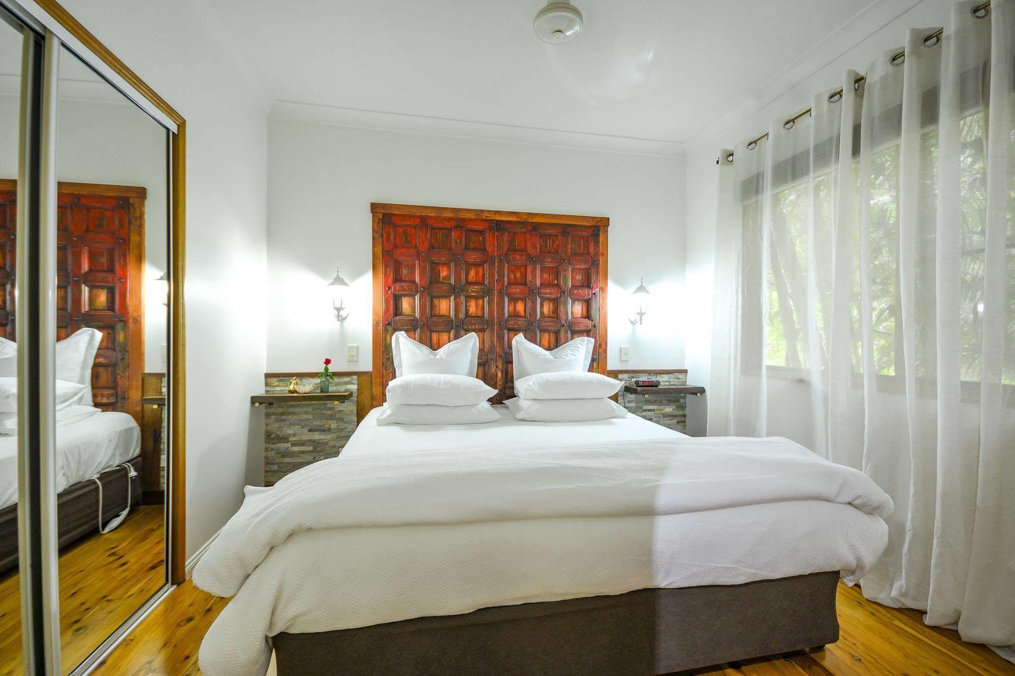 Crater Lakes Rainforest Cottages Yungaburra Bagian luar foto