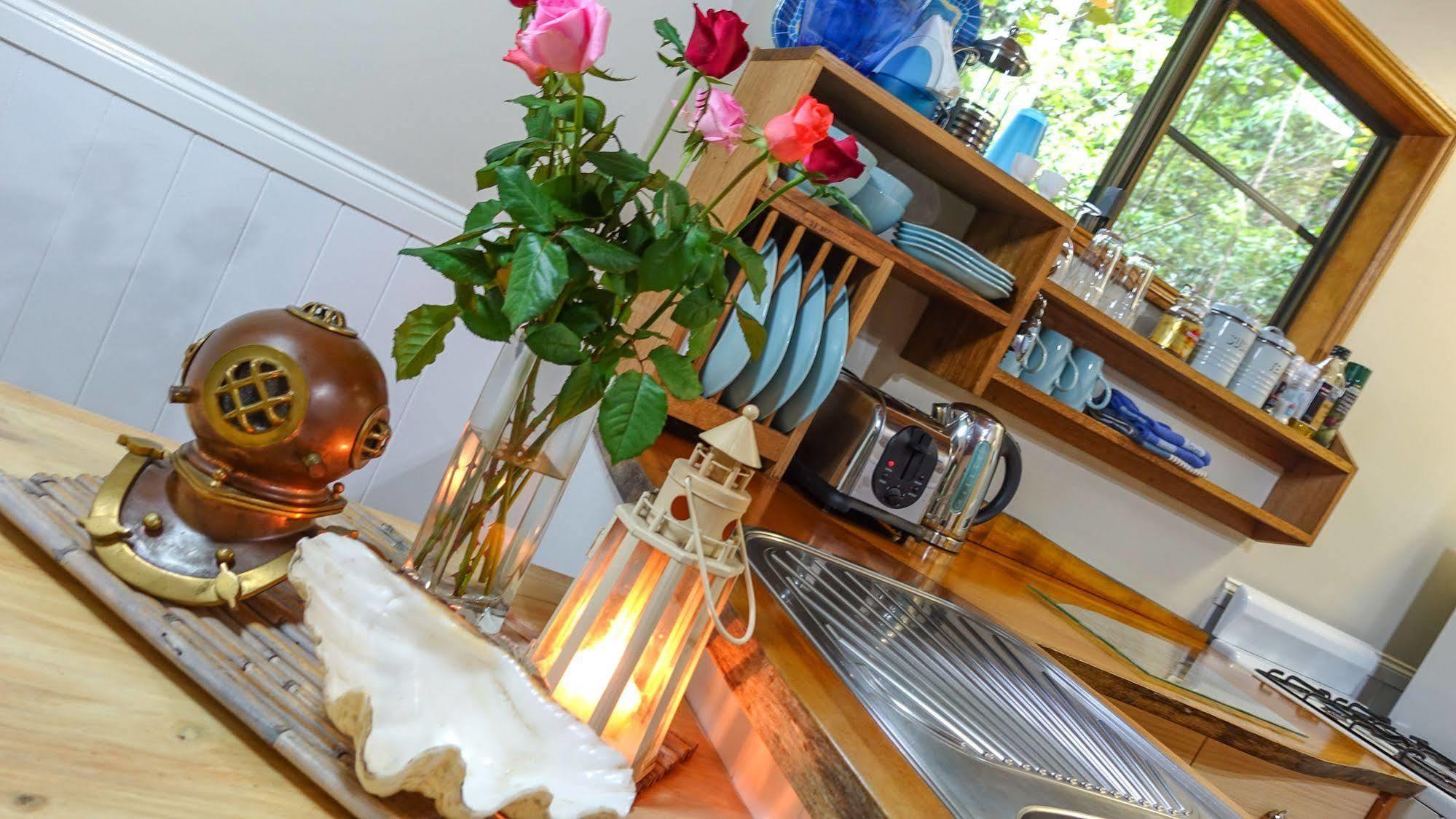 Crater Lakes Rainforest Cottages Yungaburra Bagian luar foto