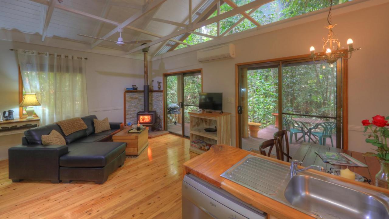 Crater Lakes Rainforest Cottages Yungaburra Bagian luar foto